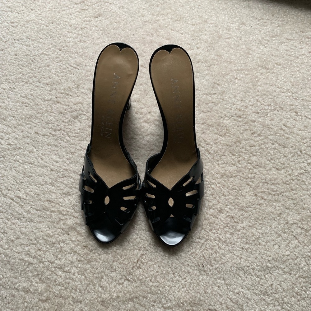 Ann Klein Black Sandals.